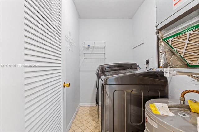 15888 SW 95th Ave 317, Miami, FL 33157
