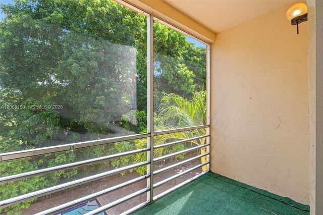 15888 SW 95th Ave 317, Miami, FL 33157