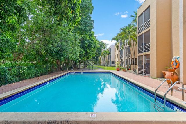 15888 SW 95th Ave 317, Miami, FL 33157