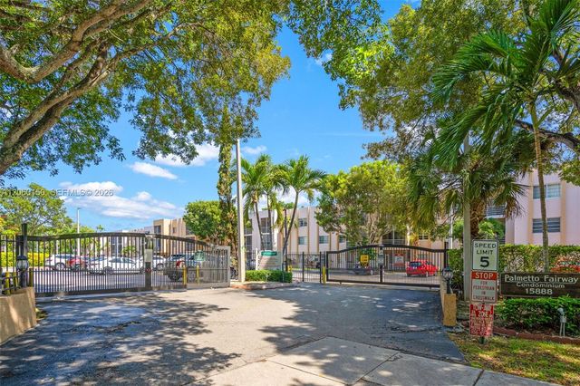 15888 SW 95th Ave 317, Miami, FL 33157