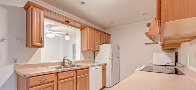 6315 Crab Orchard Road 9, Houston, TX 77057
