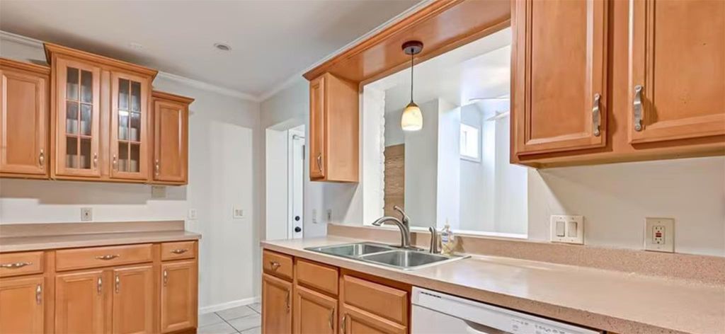 6315 Crab Orchard Road 9, Houston, TX 77057