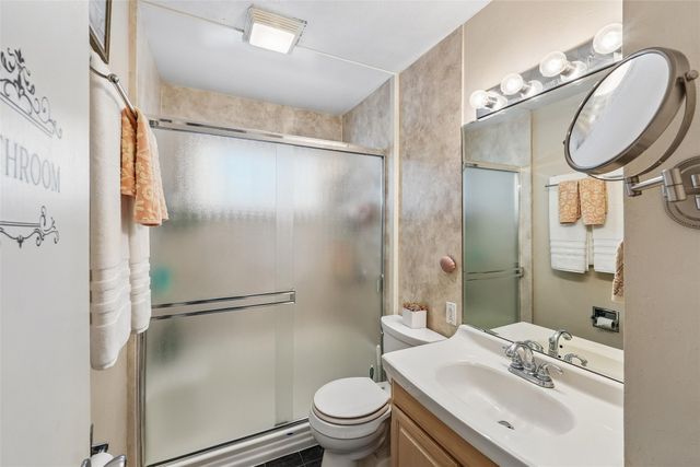 2313 E 25th Street, Des Moines, IA 50317