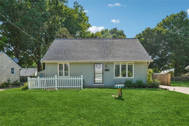 2313 E 25th Street, Des Moines, IA 50317