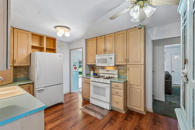 2313 E 25th Street, Des Moines, IA 50317