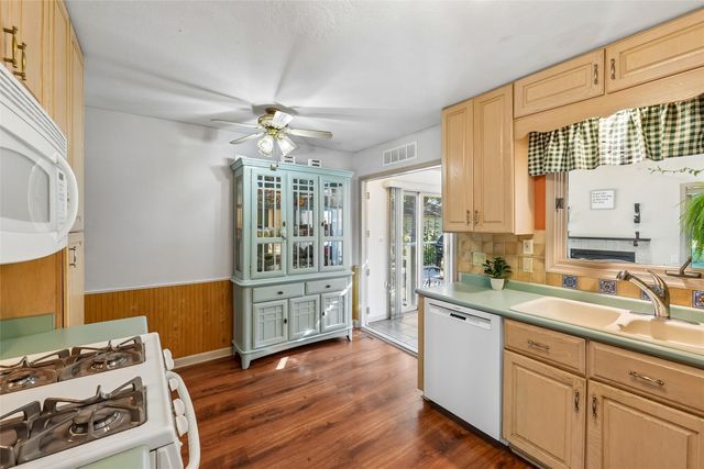 2313 E 25th Street, Des Moines, IA 50317