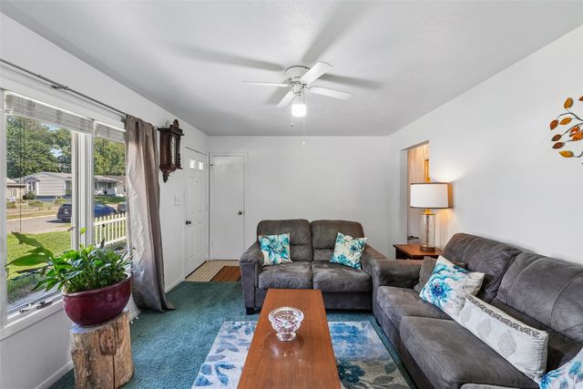 2313 E 25th Street, Des Moines, IA 50317