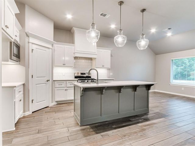 8400 Rainier Street, Edmond, OK 73034