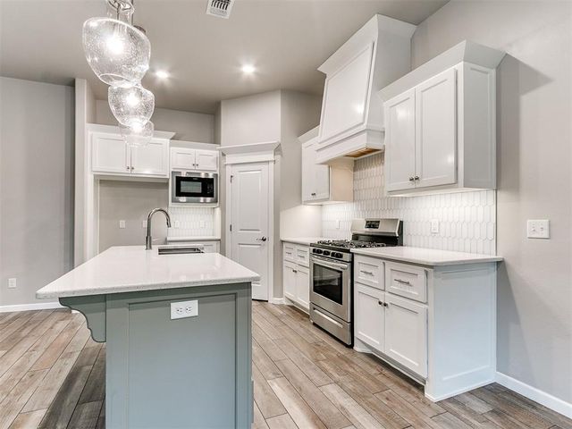 8400 Rainier Street, Edmond, OK 73034
