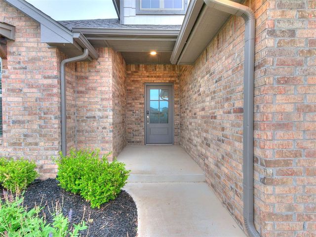 8400 Rainier Street, Edmond, OK 73034