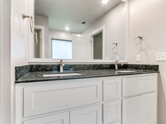 8400 Rainier Street, Edmond, OK 73034