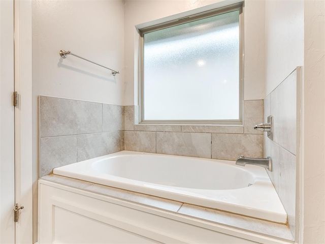 8400 Rainier Street, Edmond, OK 73034