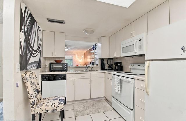 6346 NEWTOWN CIRCLE 46B4, Tampa, FL 33615