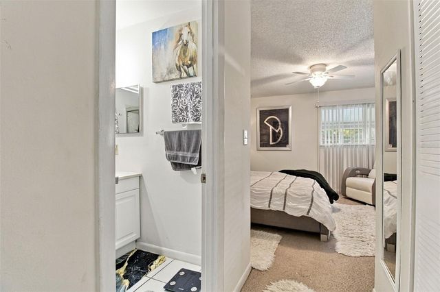 6346 NEWTOWN CIRCLE 46B4, Tampa, FL 33615