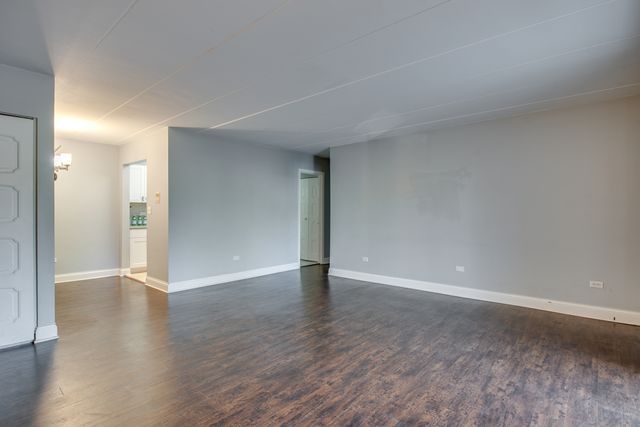 218 E Bailey Road F, Naperville, IL 60565