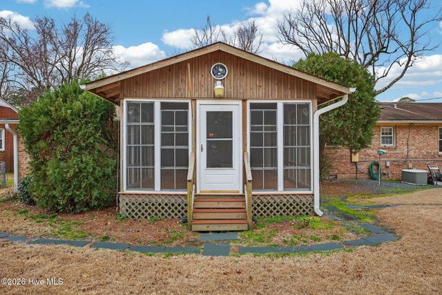 3933 Sweetbriar Road, Wilmington, NC 28403