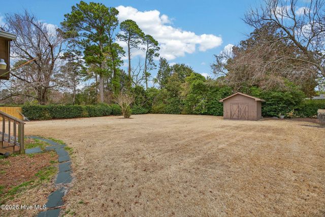 3933 Sweetbriar Road, Wilmington, NC 28403