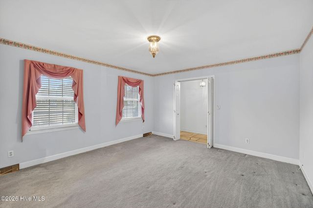 3933 Sweetbriar Road, Wilmington, NC 28403