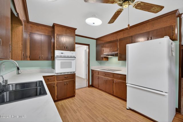 3933 Sweetbriar Road, Wilmington, NC 28403