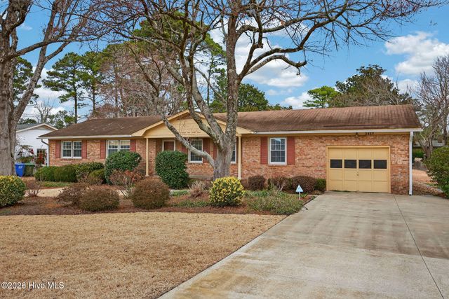 3933 Sweetbriar Road, Wilmington, NC 28403