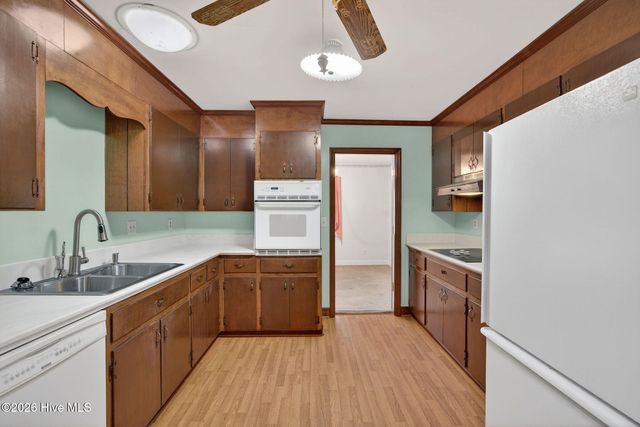 3933 Sweetbriar Road, Wilmington, NC 28403