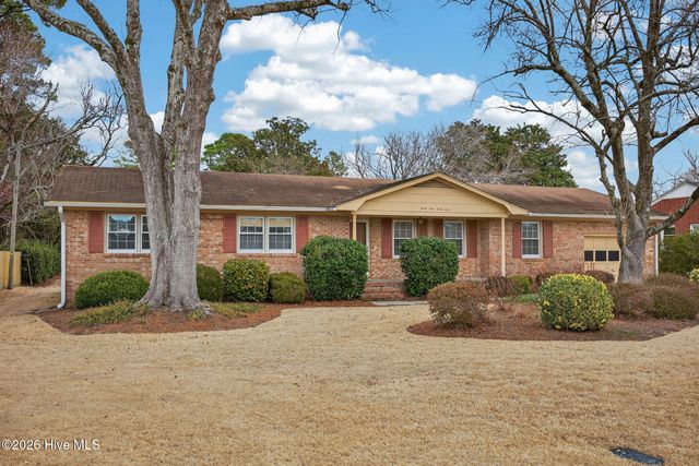 3933 Sweetbriar Road, Wilmington, NC 28403