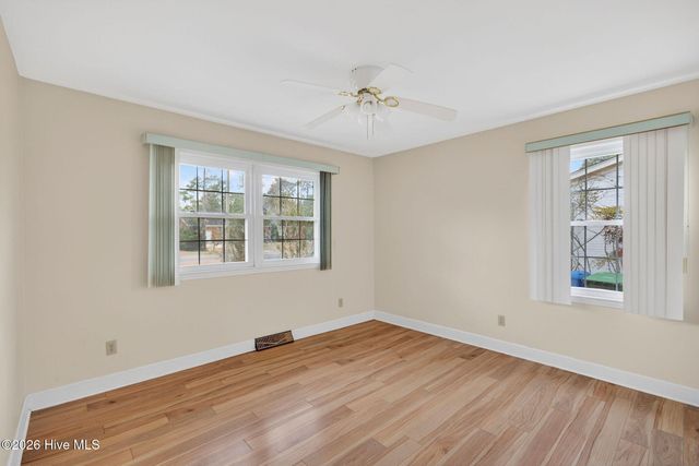 3933 Sweetbriar Road, Wilmington, NC 28403