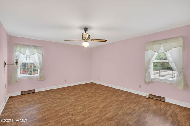 3933 Sweetbriar Road, Wilmington, NC 28403