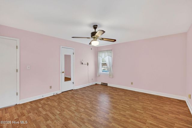 3933 Sweetbriar Road, Wilmington, NC 28403