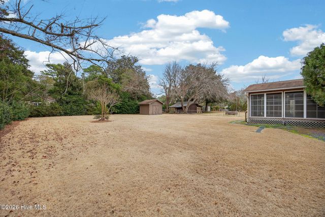 3933 Sweetbriar Road, Wilmington, NC 28403