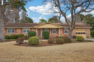 3933 Sweetbriar Road, Wilmington, NC 28403