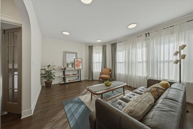 1929 S 3rd Avenue, Maywood, IL 60153