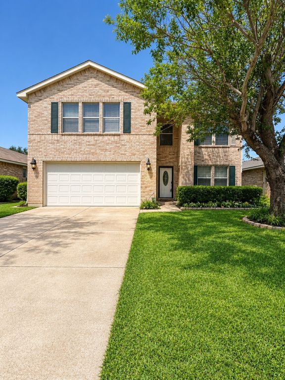 8712 Hunters Creek Drive, Fort Worth, TX 76123