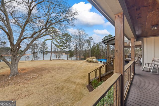 300 Black Point Drive, Hartwell, GA 30643