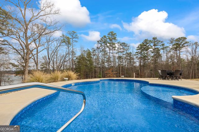 300 Black Point Drive, Hartwell, GA 30643