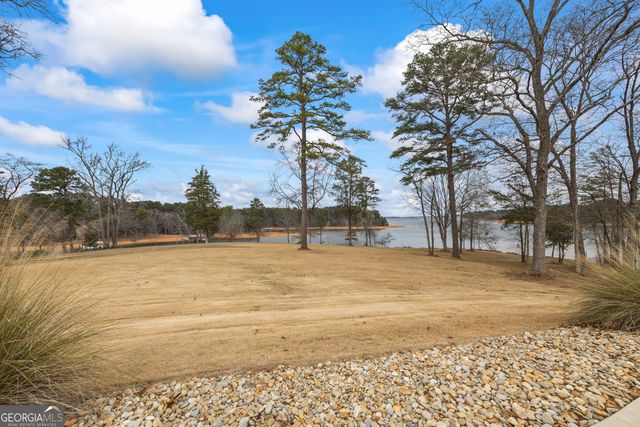 300 Black Point Drive, Hartwell, GA 30643