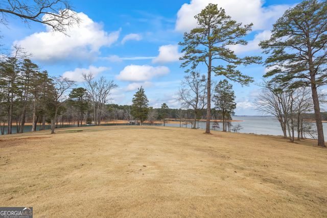 300 Black Point Drive, Hartwell, GA 30643