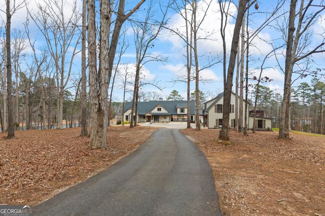 300 Black Point Drive, Hartwell, GA 30643