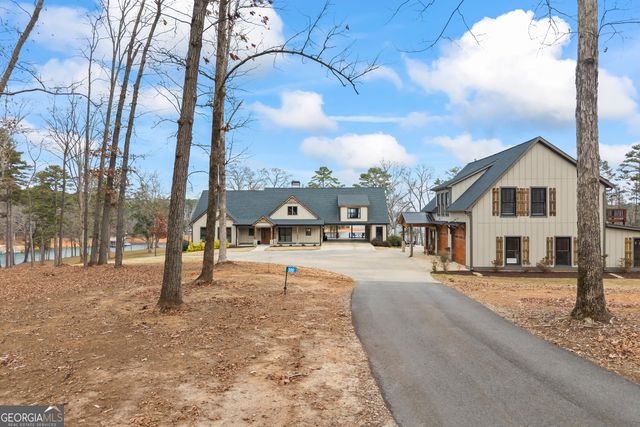300 Black Point Drive, Hartwell, GA 30643