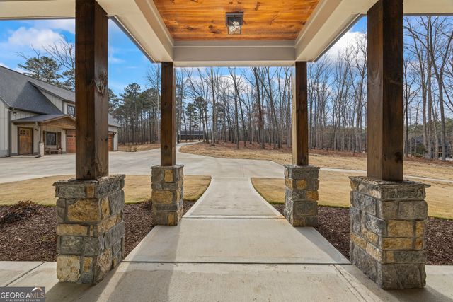 300 Black Point Drive, Hartwell, GA 30643