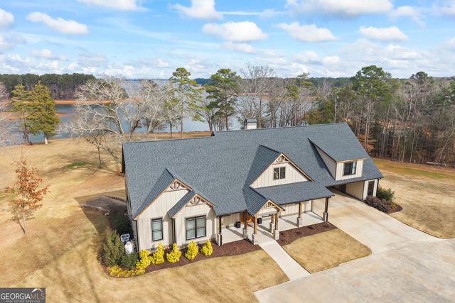300 Black Point Drive, Hartwell, GA 30643