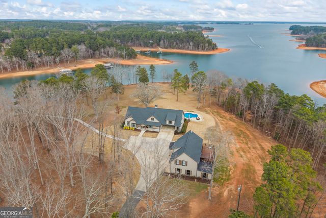 300 Black Point Drive, Hartwell, GA 30643