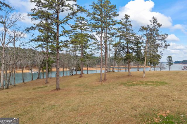 300 Black Point Drive, Hartwell, GA 30643