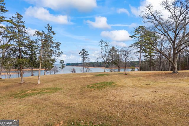 300 Black Point Drive, Hartwell, GA 30643