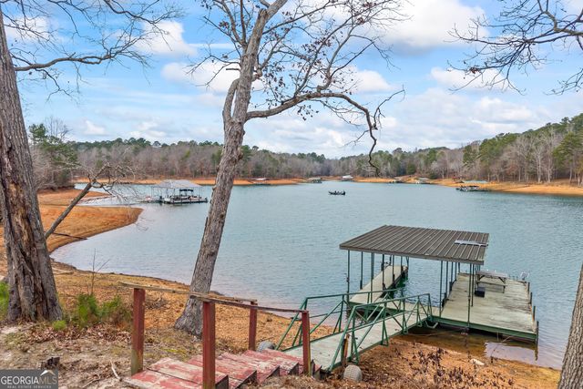 300 Black Point Drive, Hartwell, GA 30643