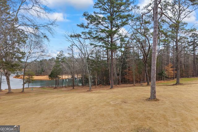 300 Black Point Drive, Hartwell, GA 30643