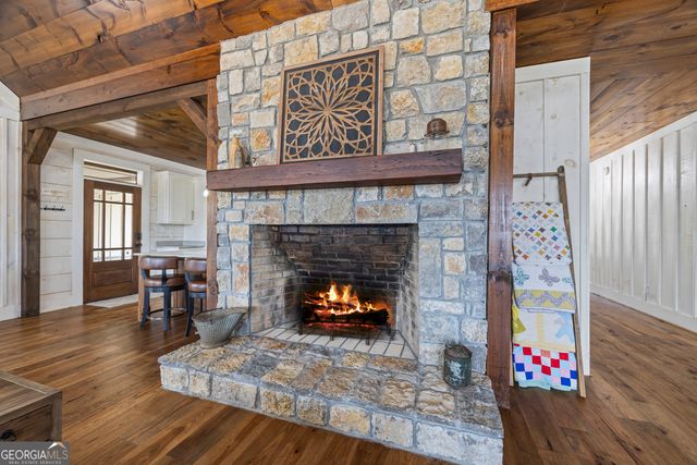 300 Black Point Drive, Hartwell, GA 30643