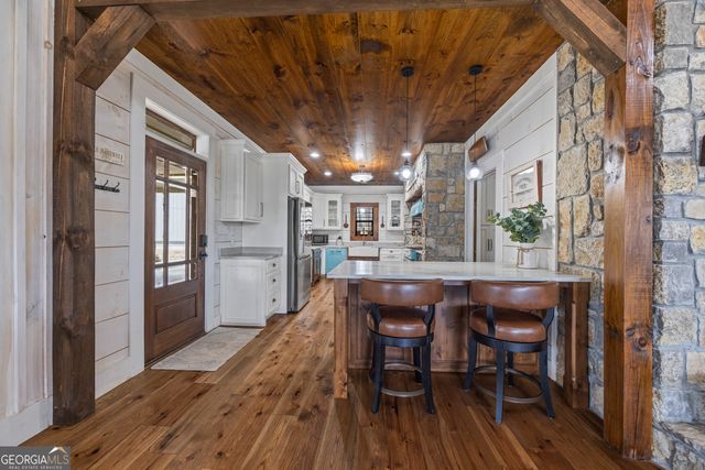 300 Black Point Drive, Hartwell, GA 30643