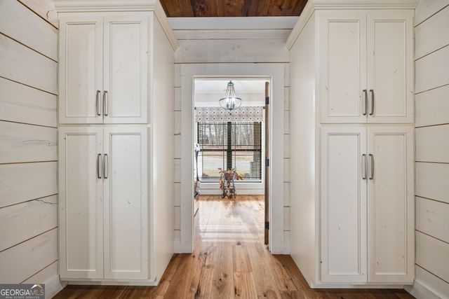 300 Black Point Drive, Hartwell, GA 30643