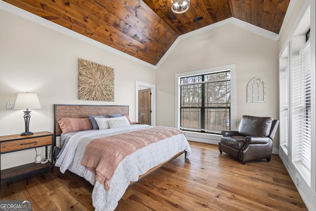 300 Black Point Drive, Hartwell, GA 30643